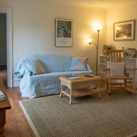 Orange House Apartment